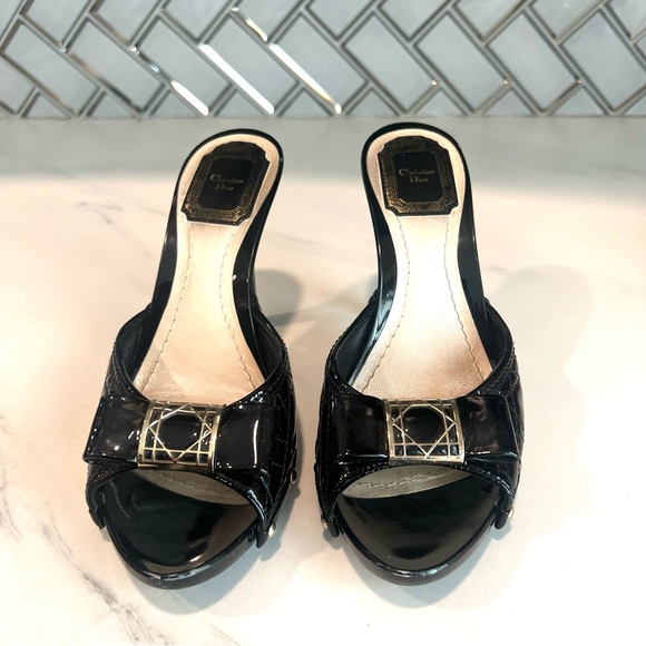 DIOR CANNAGE BLACK PATENT LEATHER BOW SLIDE SANDALS SIZE 38.5 - Picture 2 of 16